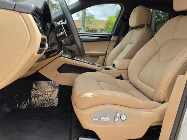 Used 2026 Porsche Macan Turbo AWD/4WD image 11