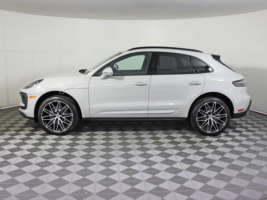 New 2026 Porsche Macan image 2