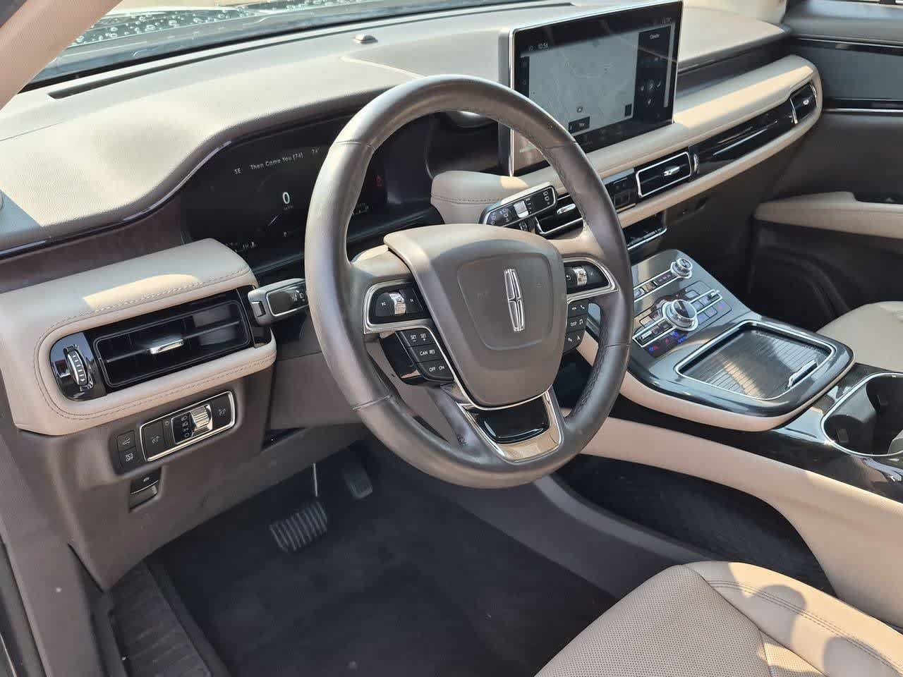 Used 2022 Lincoln Nautilus Reserve w/ Cargo Utility Package AWD/4WD image 2