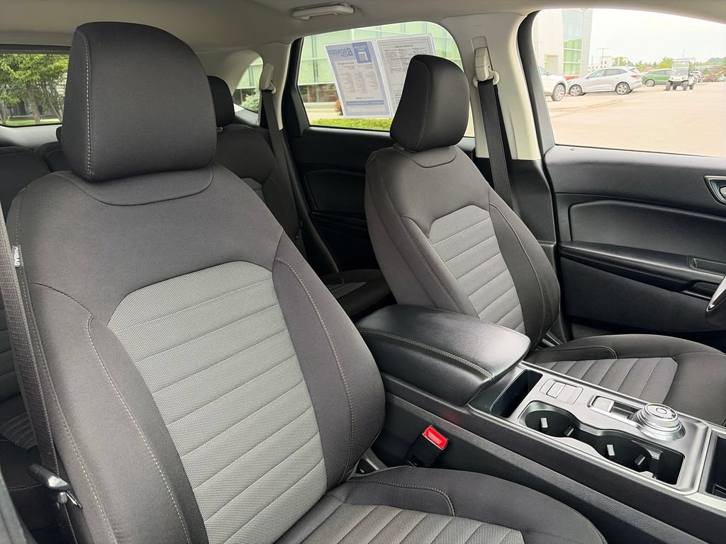Used 2024 Ford Edge SE w/ Black Appearance Package AWD/4WD image 12