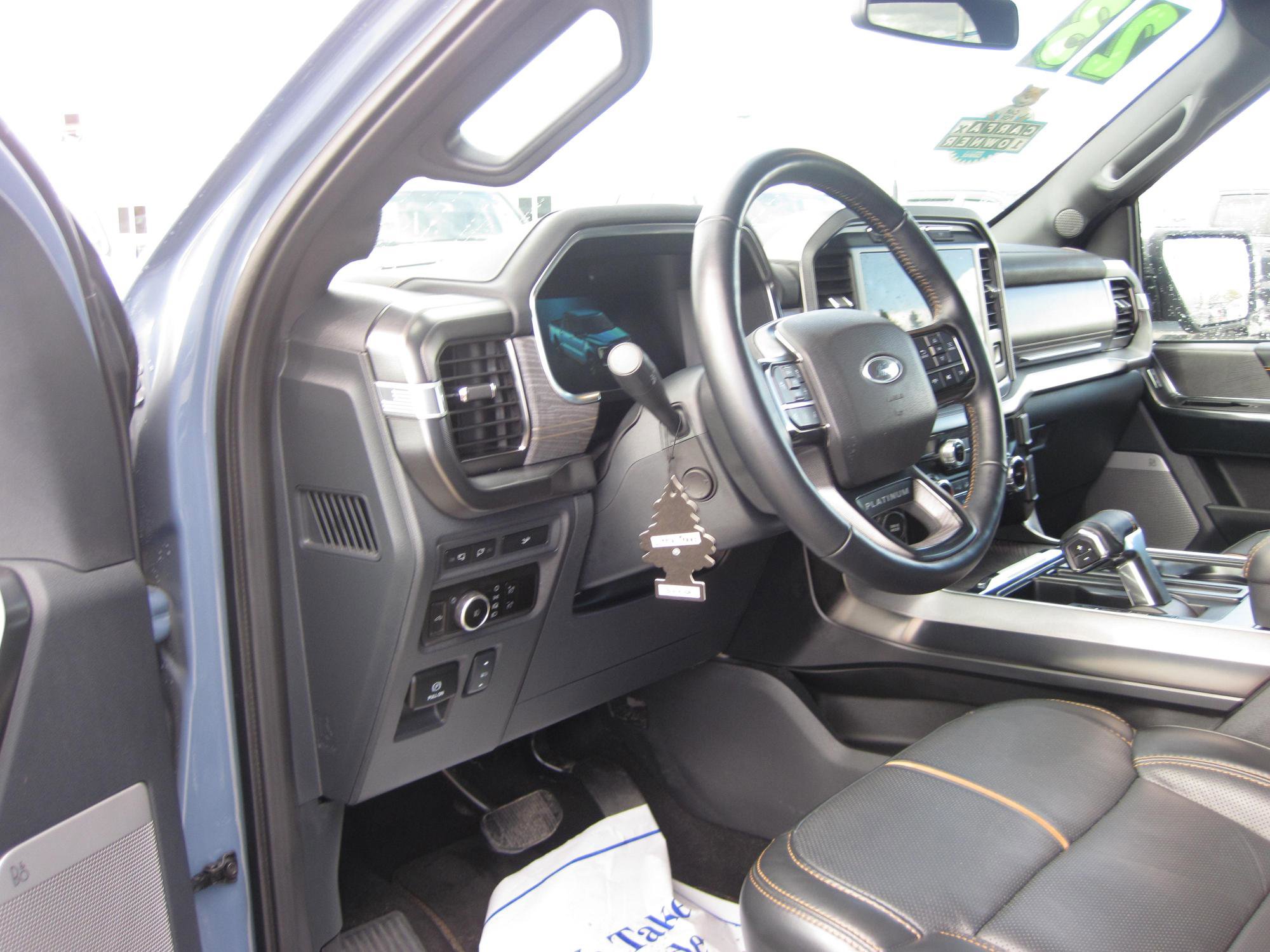 Used 2023 Ford F150 Platinum image 11