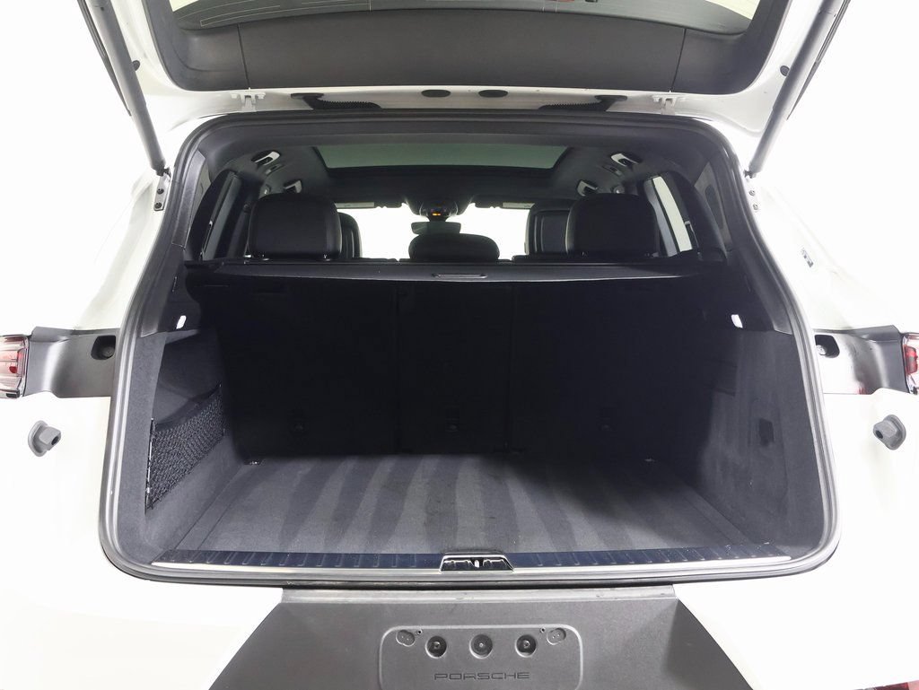 Certified 2025 Porsche Cayenne AWD/4WD image 13