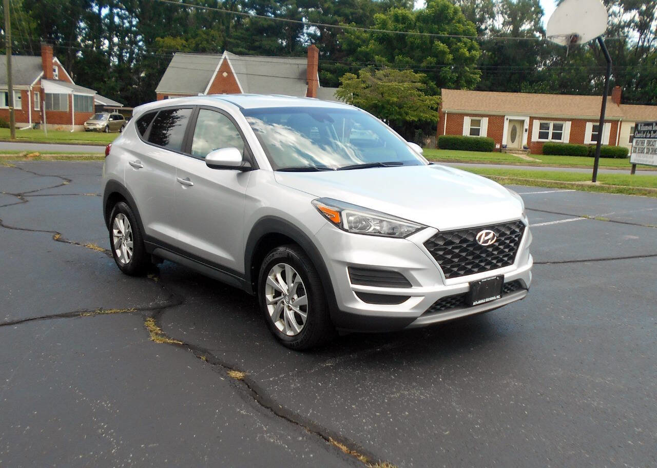 Used 2019 Hyundai Tucson SE image 1
