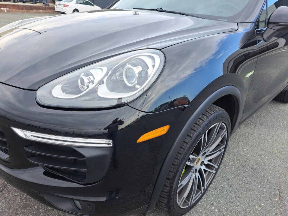 Used 2015 Porsche Cayenne S w/ Premium Package AWD/4WD image 23