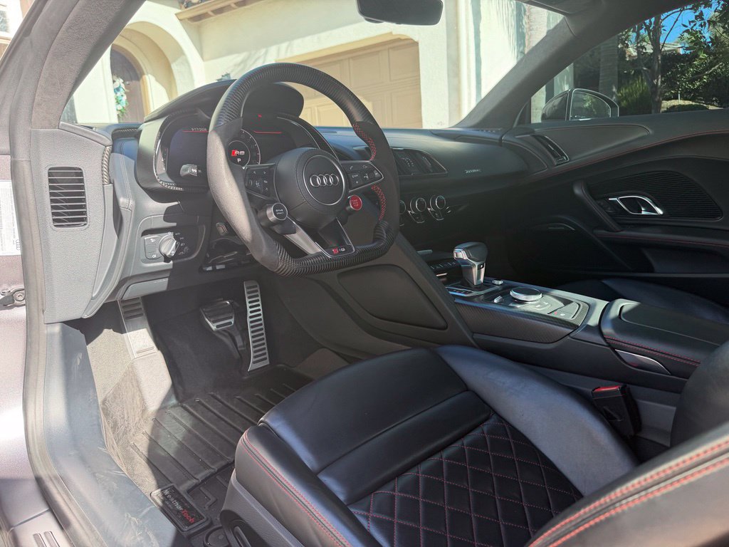 Used 2017 Audi R8 V10 w/ Carbon Exterior Package AWD/4WD image 22