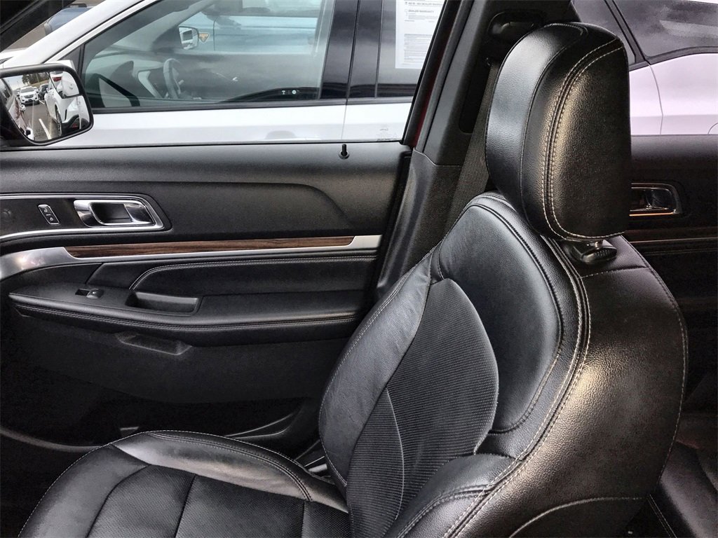 Used 2018 Ford Explorer Limited image 25