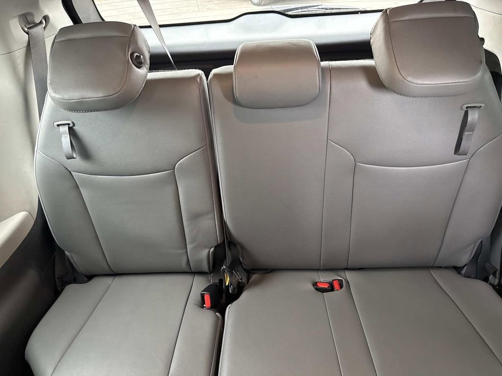 Used 2023 Toyota Sienna XLE image 15