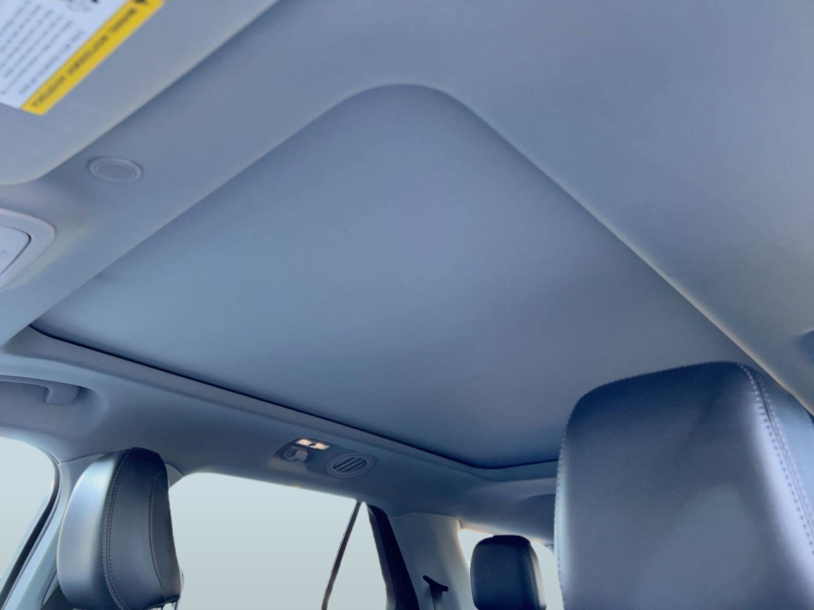 Used 2022 Ford Explorer XLT w/ Equipment Group 202A image 16