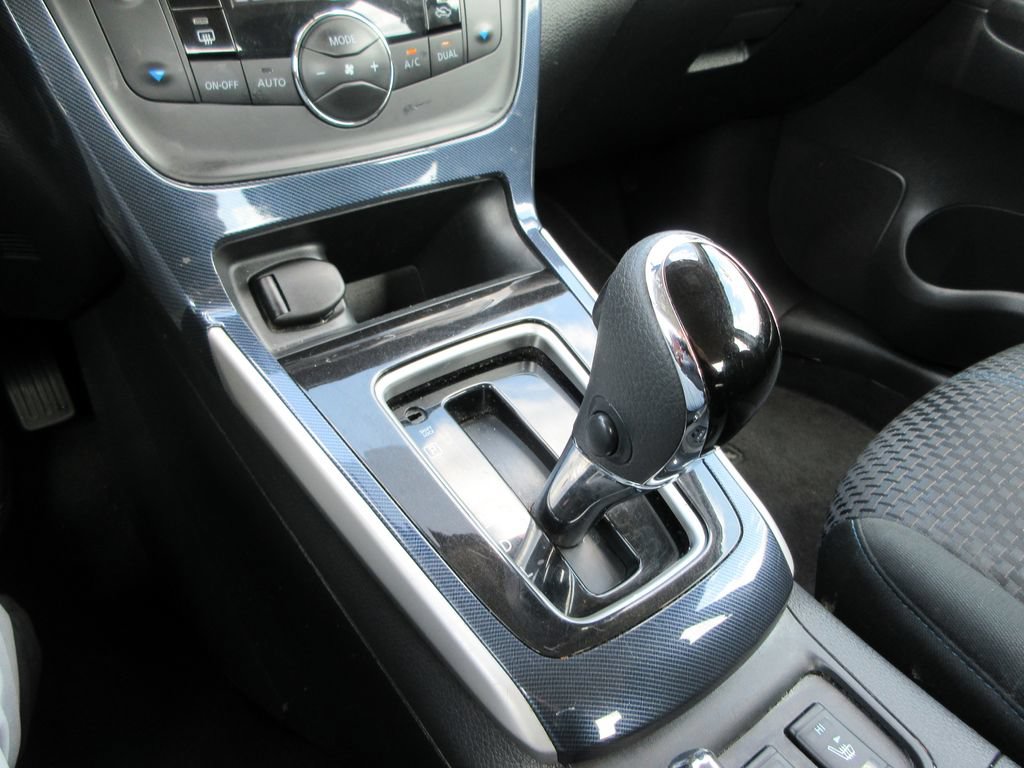 Used 2019 Nissan Sentra SR FWD image 27