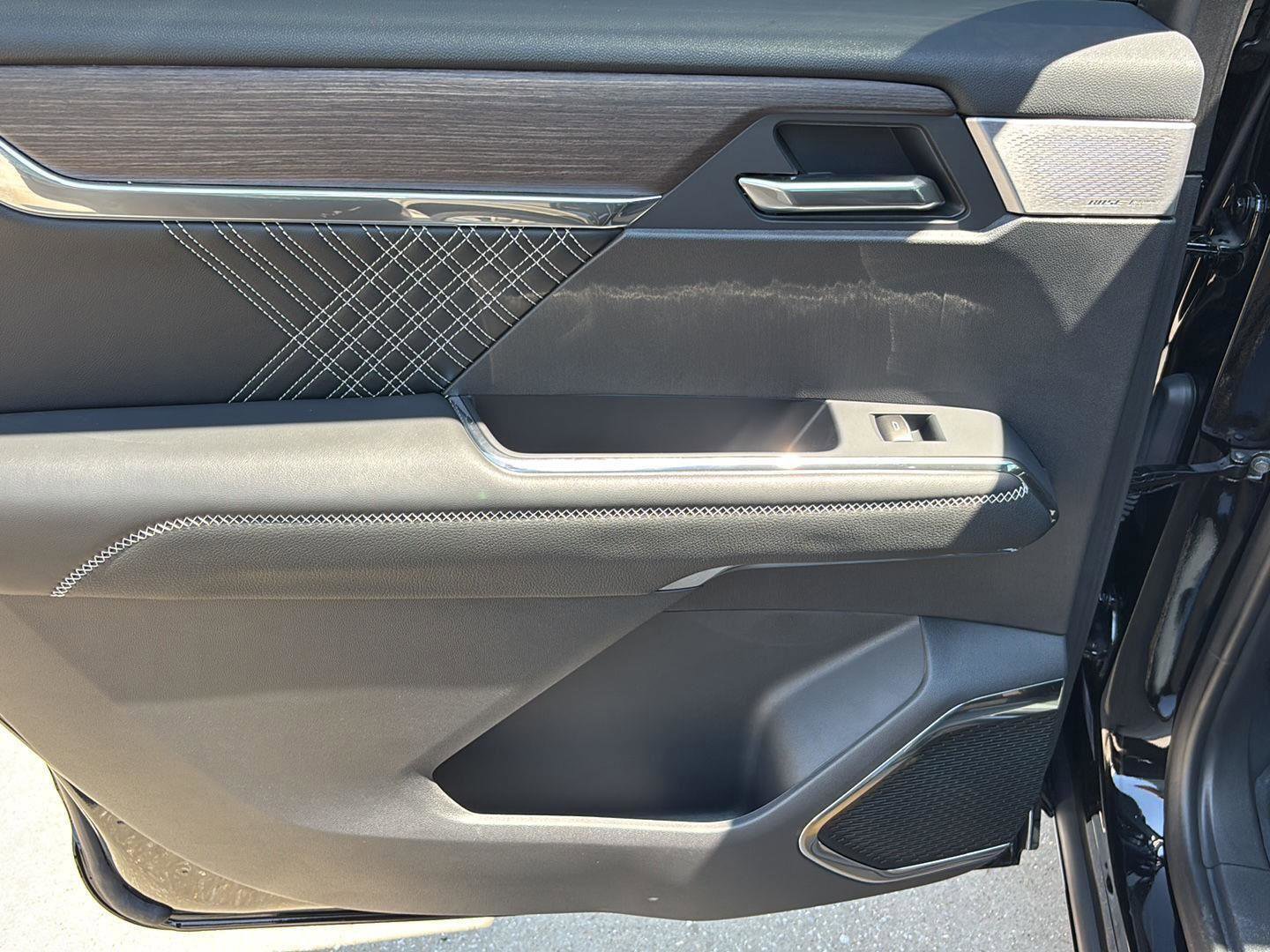 New 2025 GMC Acadia Denali w/ Super Cruise Package image 17