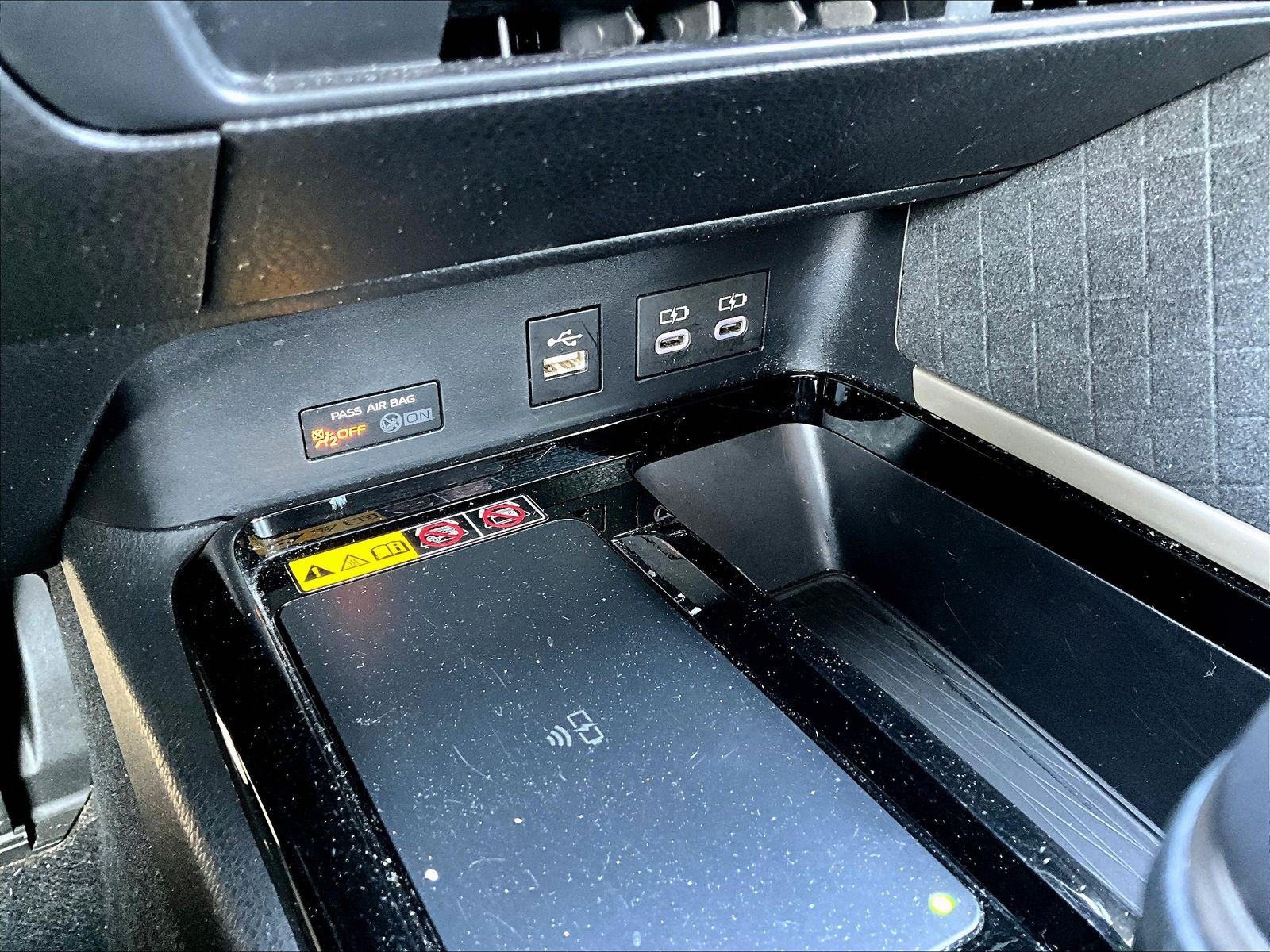 Used 2025 Toyota Camry XLE FWD image 16