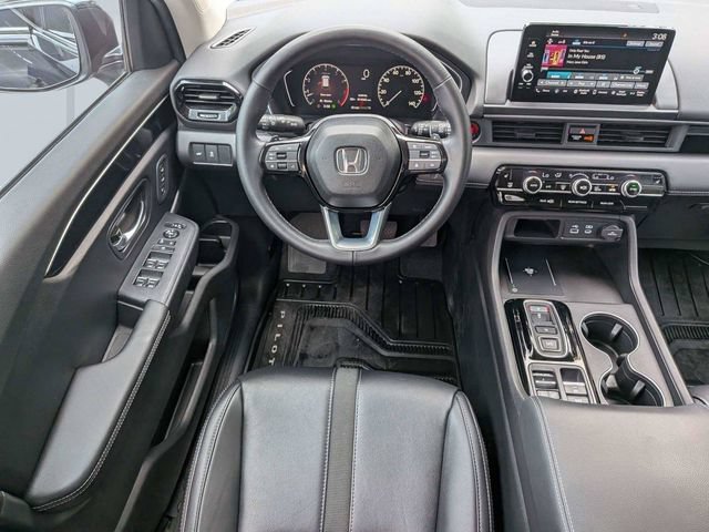 Used 2025 Honda Pilot EX-L image 16