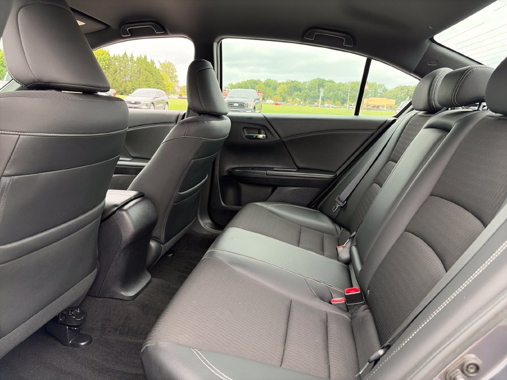 Used 2017 Honda Accord Sport image 27