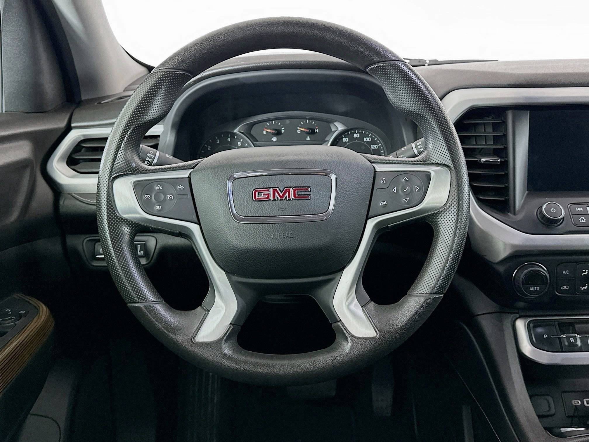 Used 2023 GMC Acadia SLE image 18