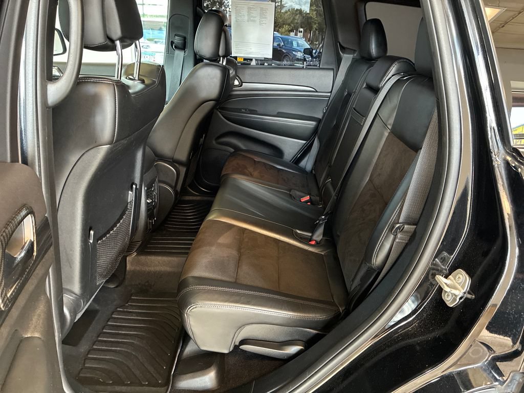 Used 2020 Jeep Grand Cherokee Altitude AWD/4WD image 25