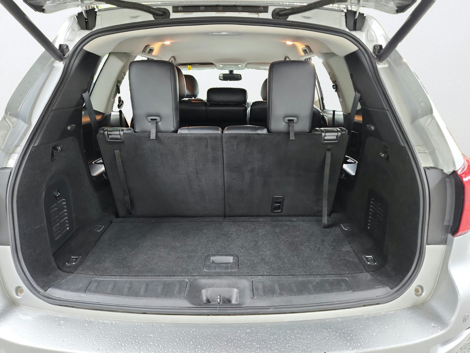 Used 2019 Nissan Pathfinder SL AWD/4WD image 30