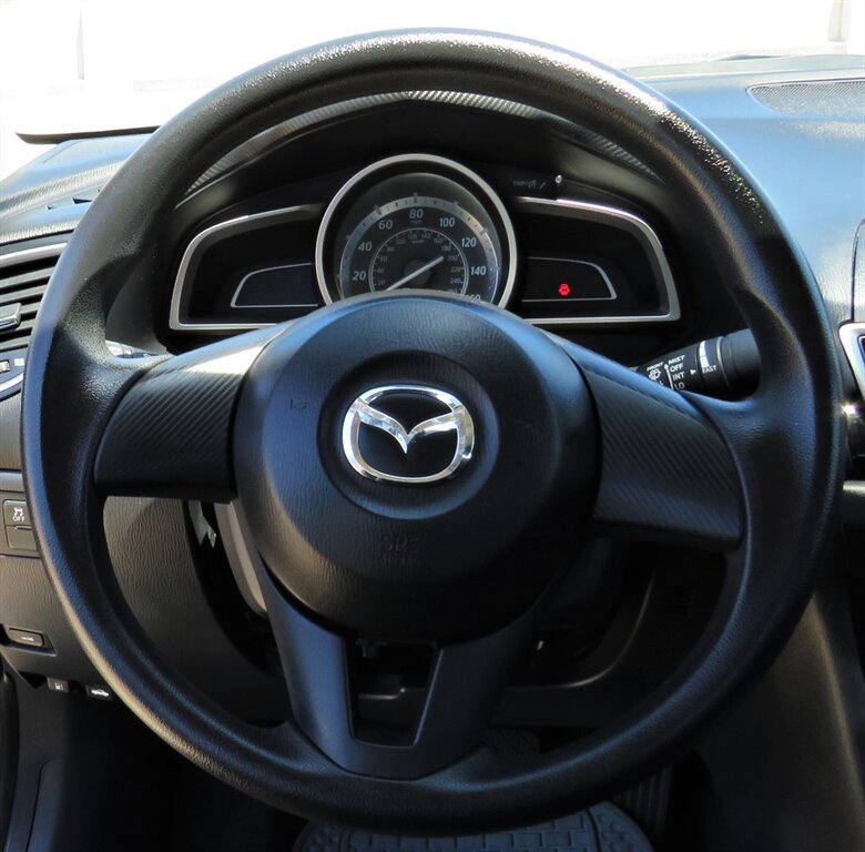 Used 2015 MAZDA MAZDA3 i SV FWD image 14