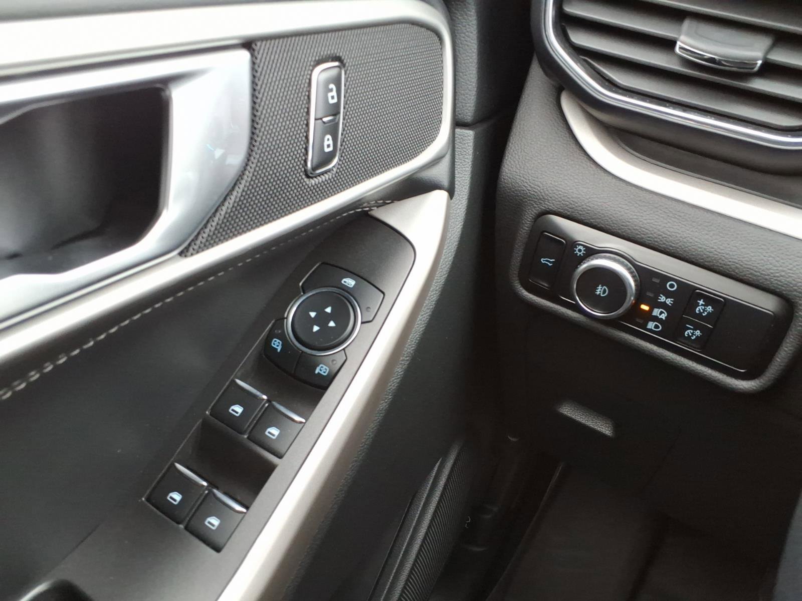 Used 2023 Ford Explorer XLT w/ Equipment Group 202A image 22