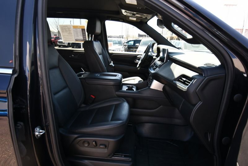 Used 2023 Chevrolet Suburban LT w/ Luxury Package AWD/4WD image 19
