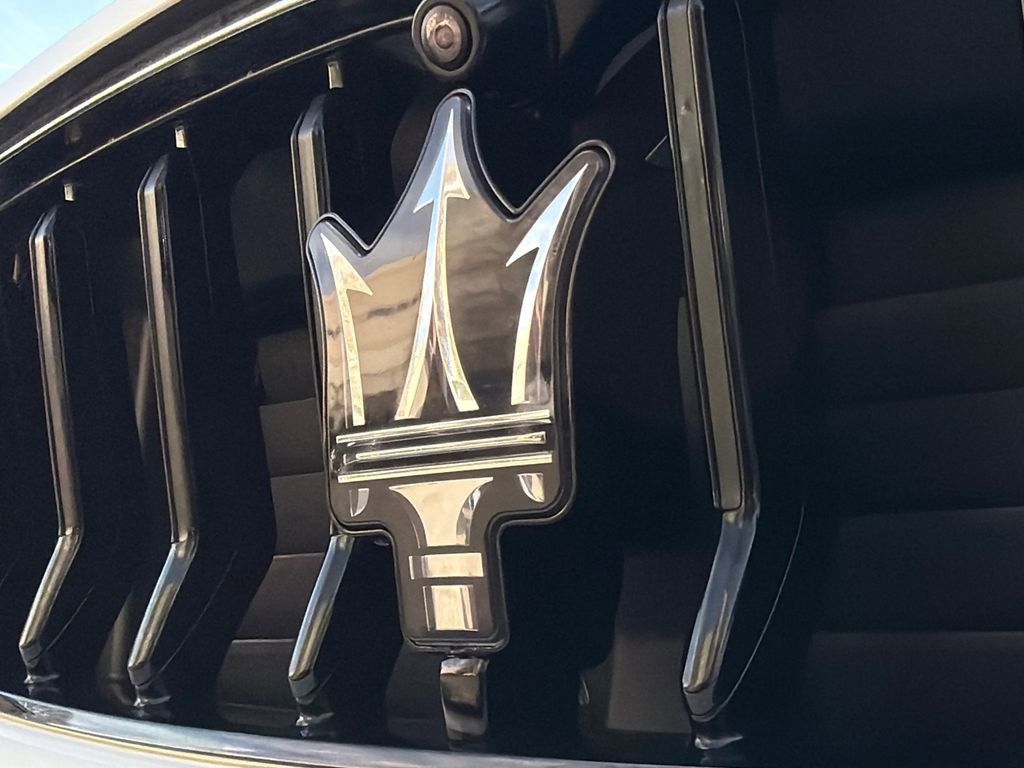 Used 2022 Maserati Levante GT image 16