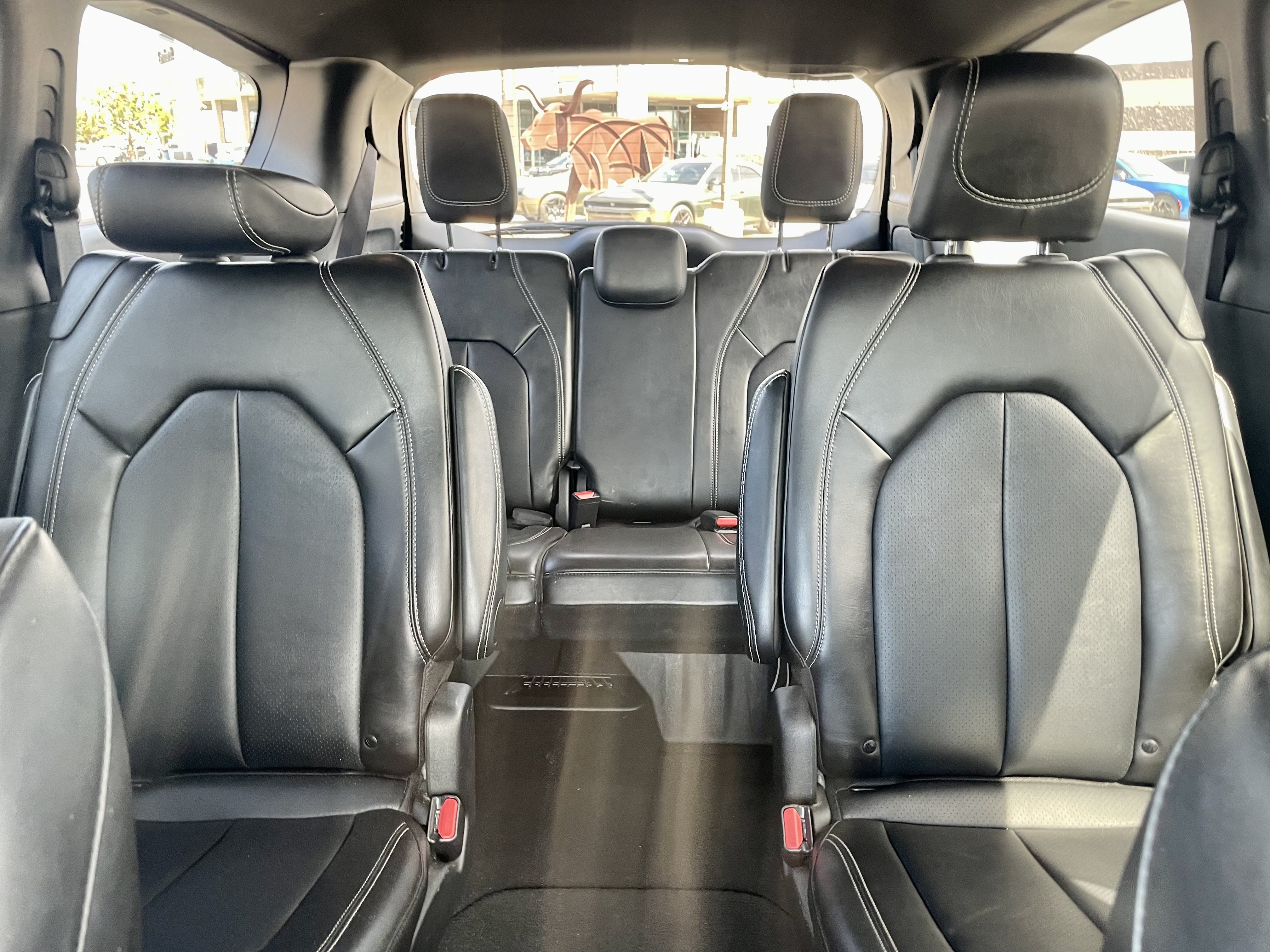 Used 2025 Chrysler Pacifica Select FWD image 19
