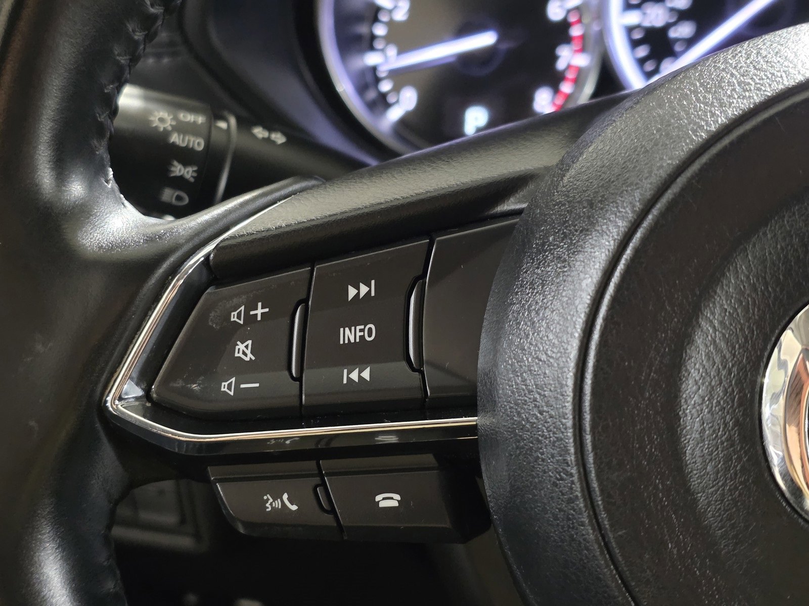 Used 2021 MAZDA CX-5 Touring image 32