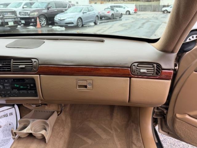 Used 1998 Cadillac De Ville FWD image 35