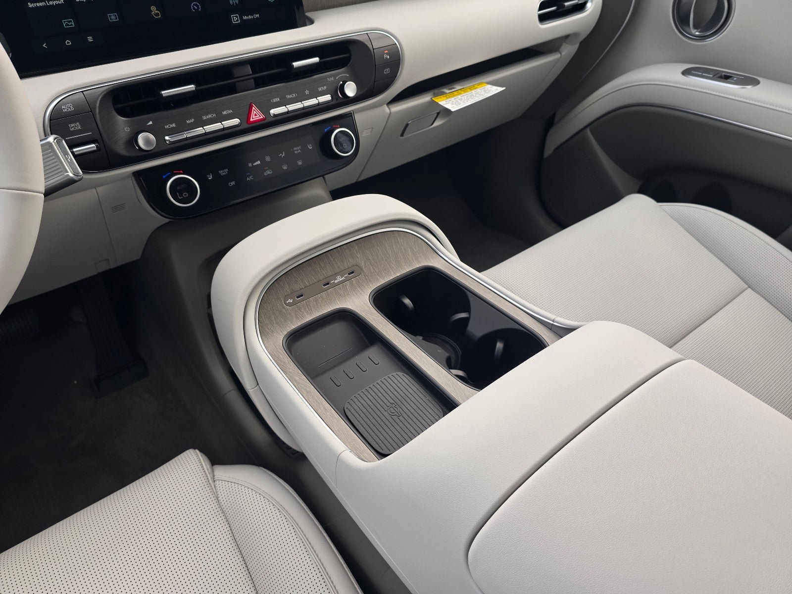 New 2026 Hyundai Palisade FWD Hybrid image 17