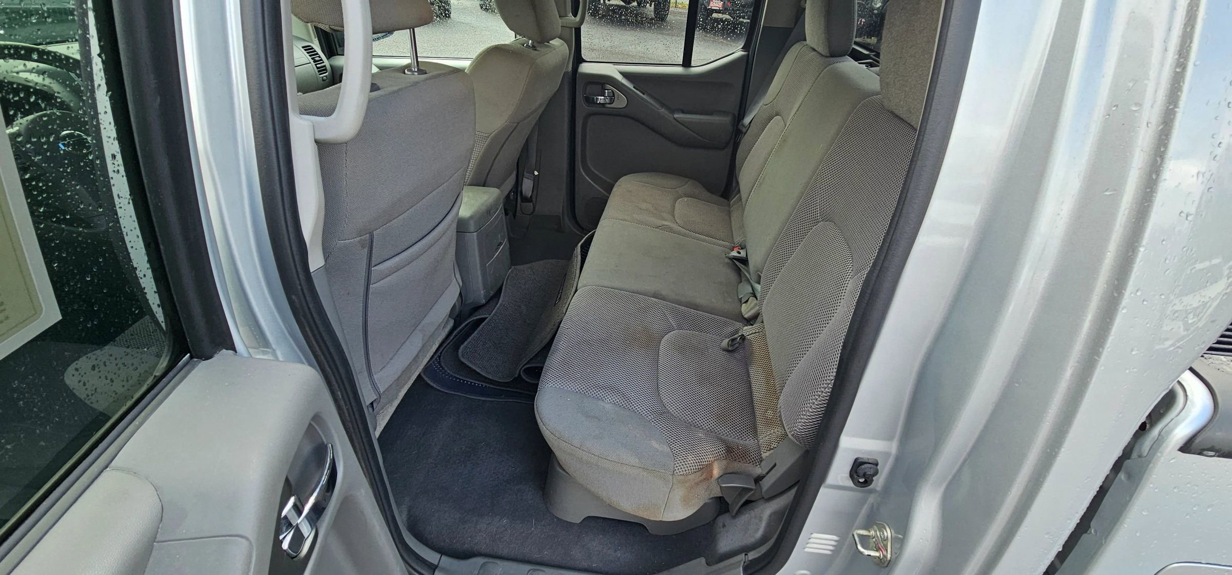 Used 2019 Nissan Frontier SV image 8