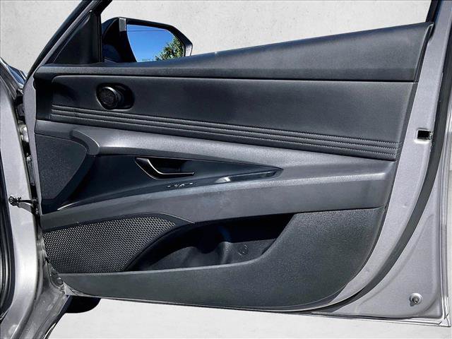 Used 2025 Hyundai Elantra Sport FWD image 19