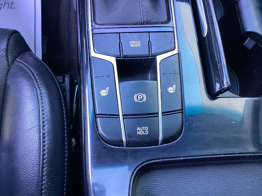 Used 2019 Kia Cadenza Technology image 30