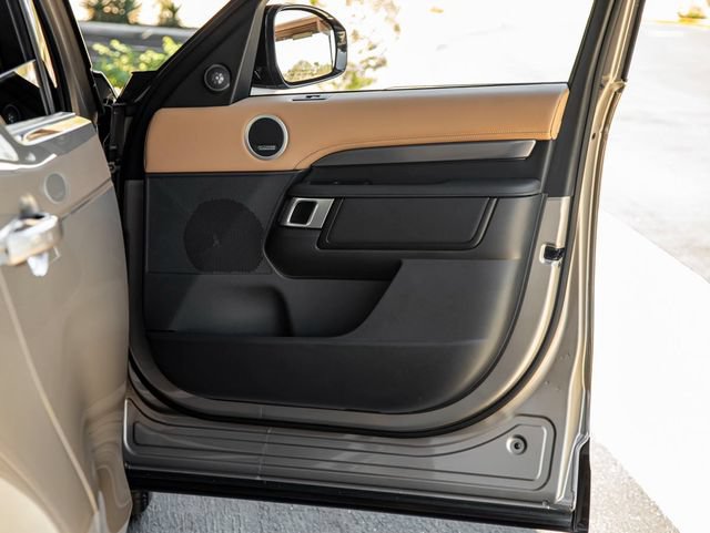 New 2025 Land Rover Discovery Metropolitan Edition AWD/4WD image 25
