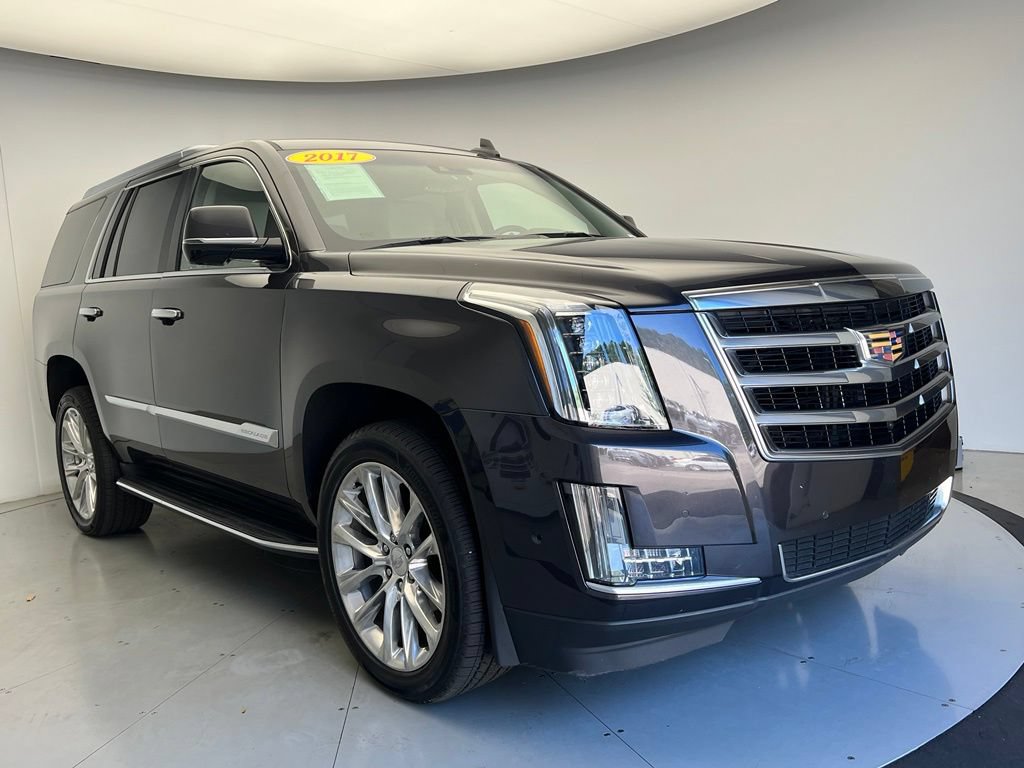 Used 2017 Cadillac Escalade Luxury AWD/4WD image 2
