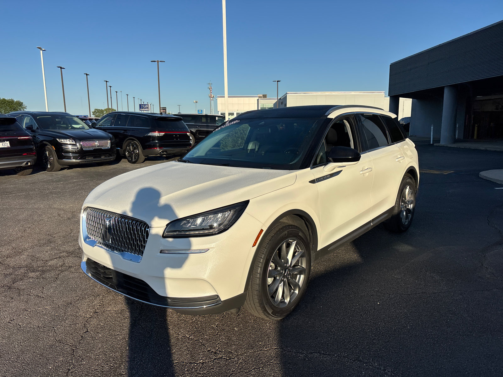 Certified 2022 Lincoln Corsair AWD w/ Premium Package image 3