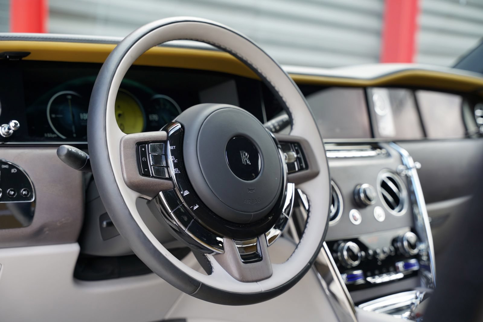 Used 2025 Rolls-Royce Cullinan AWD/4WD image 61