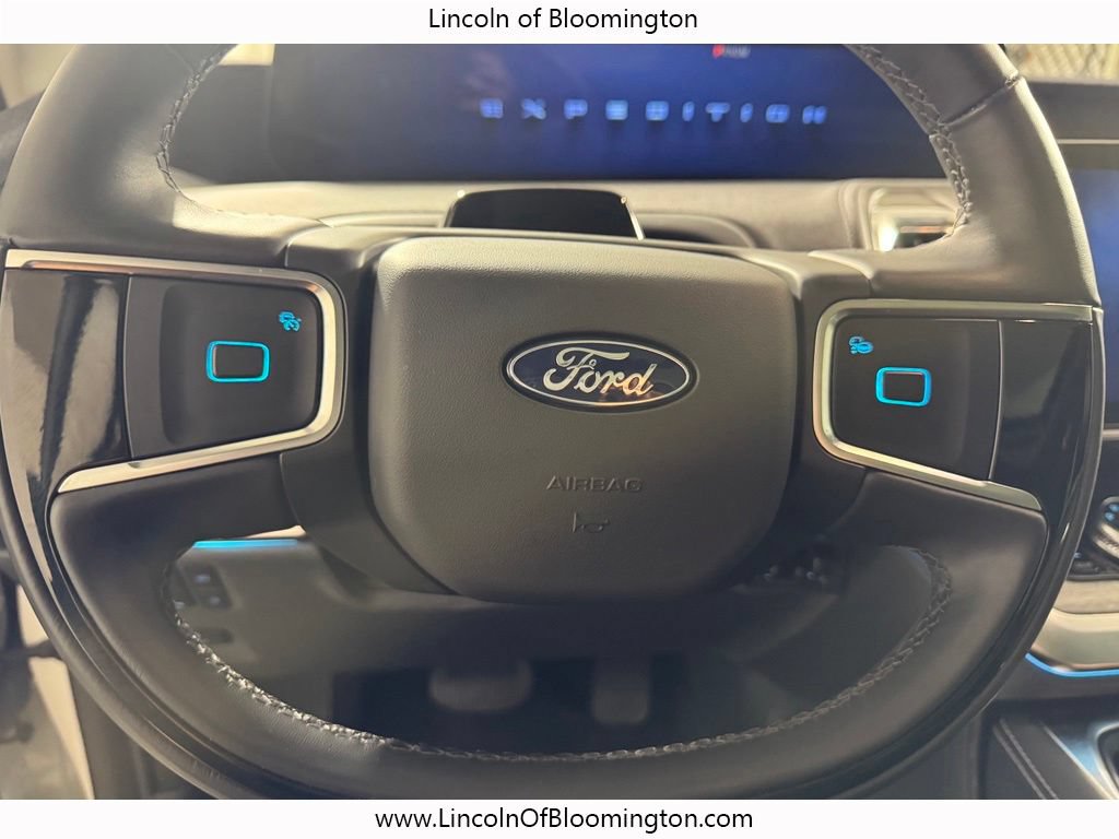 Used 2025 Ford Expedition Max Platinum w/ Driver's Package AWD/4WD image 18