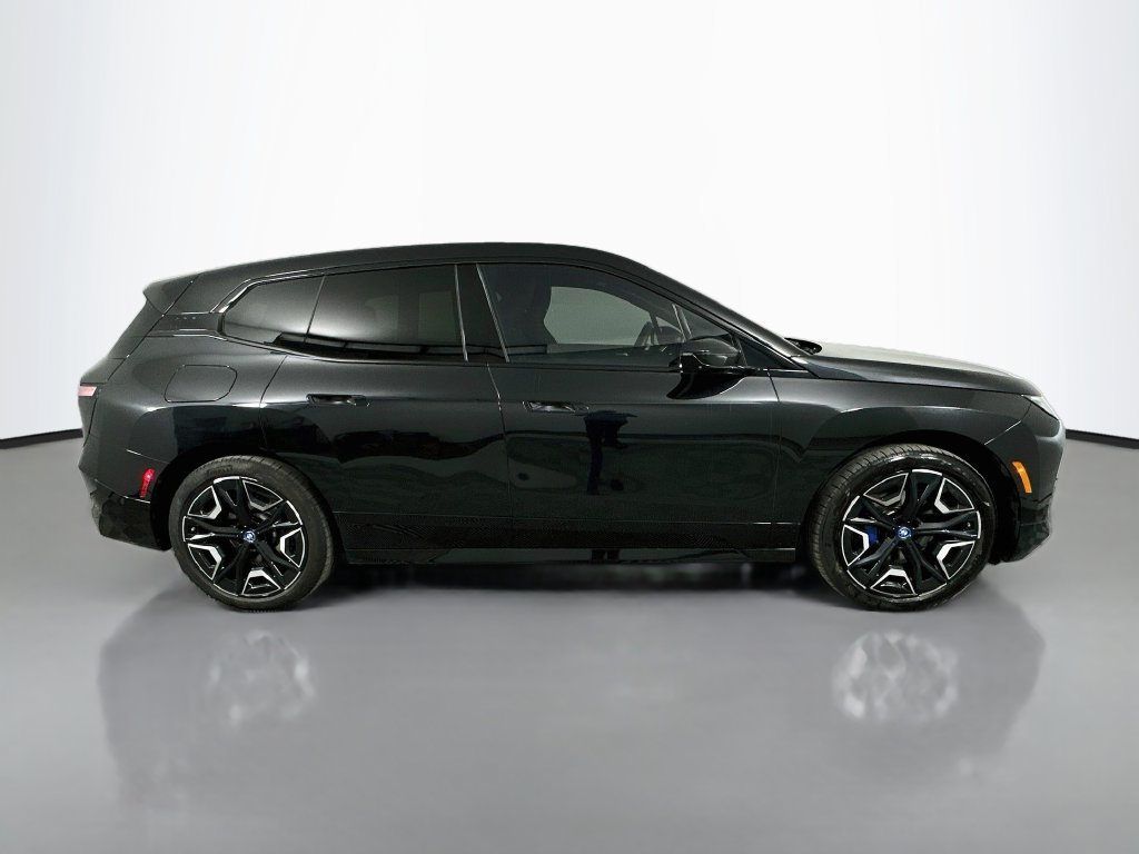 Certified 2024 BMW iX xDrive50 w/ Premium Package AWD/4WD image 4