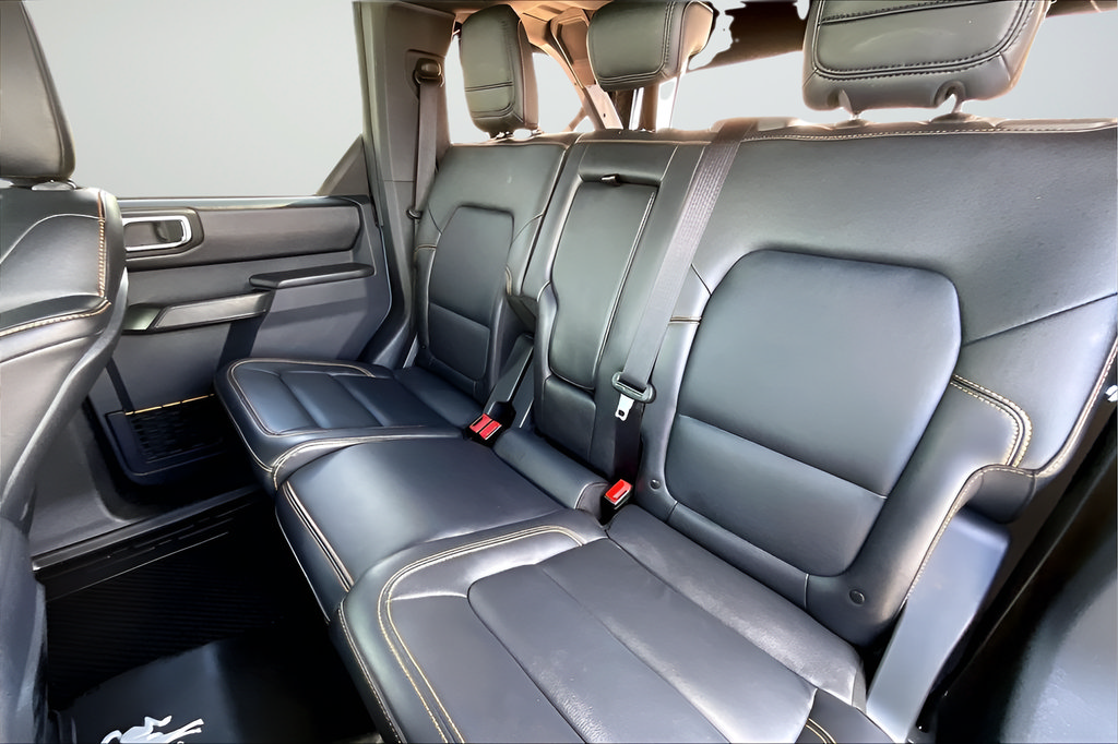 Used 2024 Ford Bronco Badlands AWD/4WD image 19