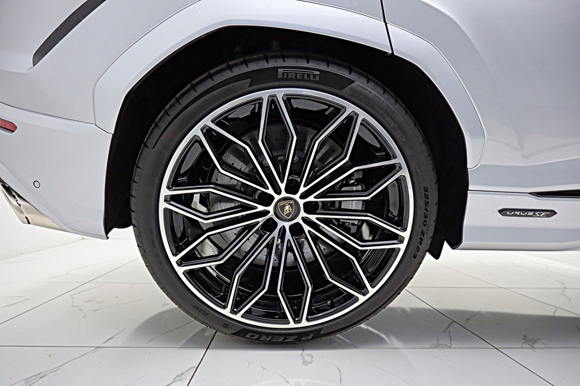 Used 2026 Lamborghini Urus SE AWD/4WD image 59