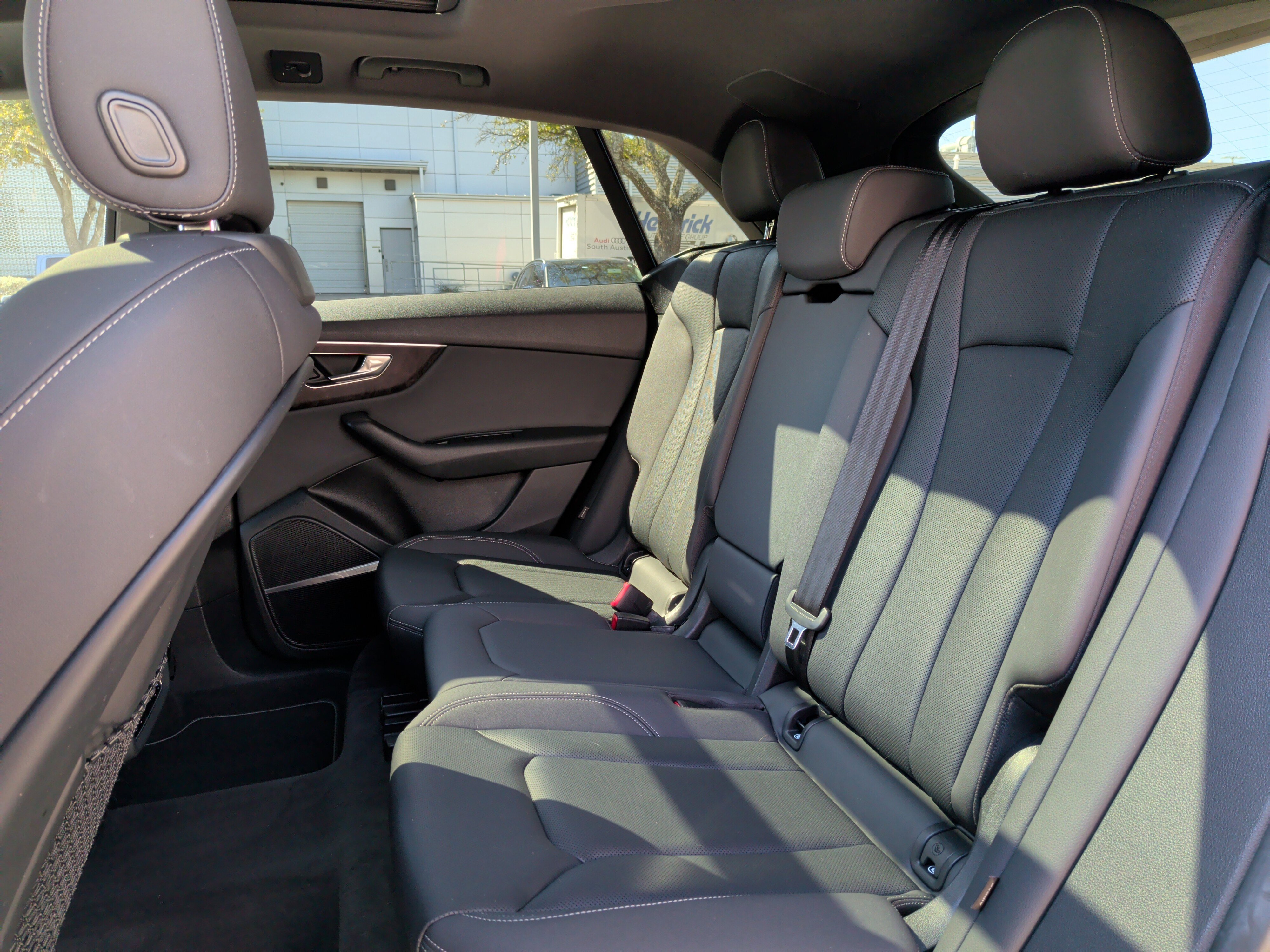 Used 2019 Audi Q8 Premium Plus w/ Premium Plus image 31