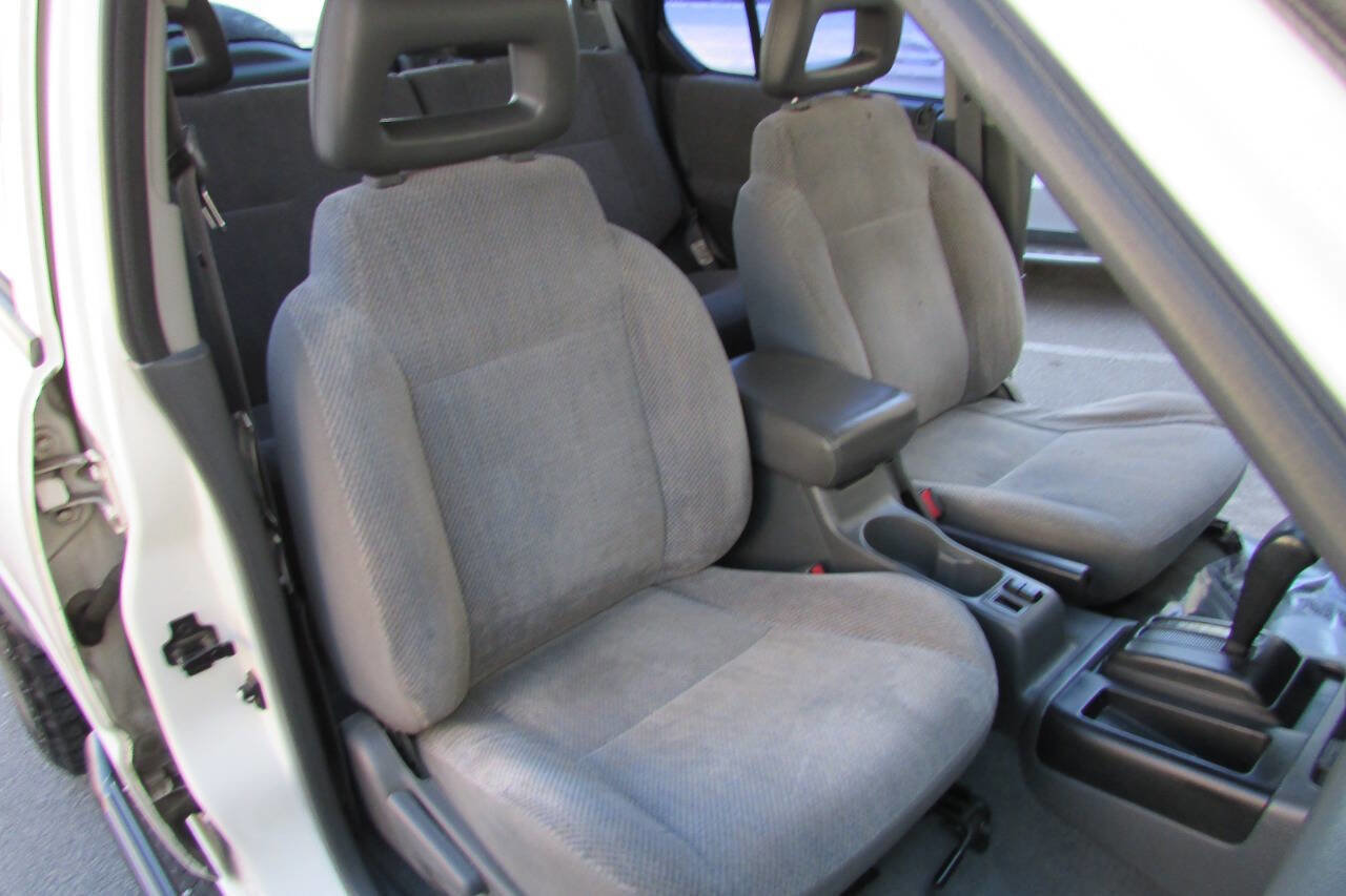 Used 1999 Isuzu Rodeo LS image 36