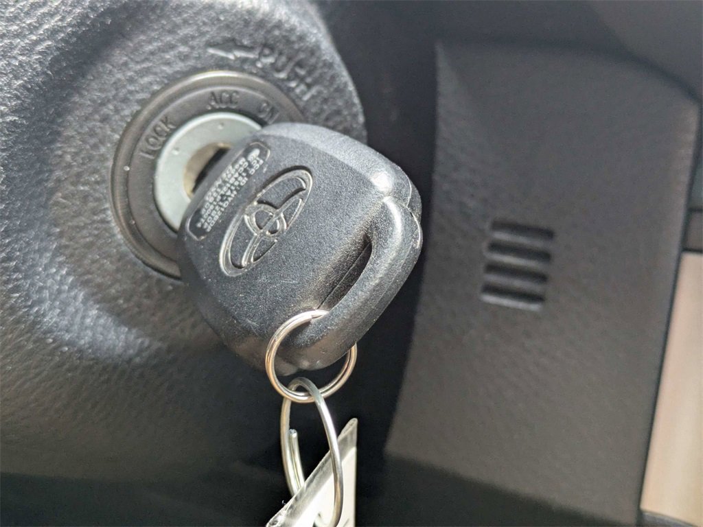 Used 2018 Toyota Tacoma SR5 image 32