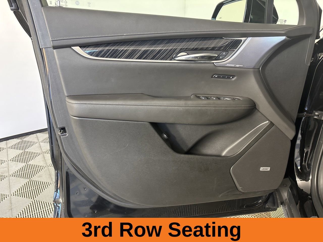 Used 2025 Cadillac XT6 Premium Luxury image 8