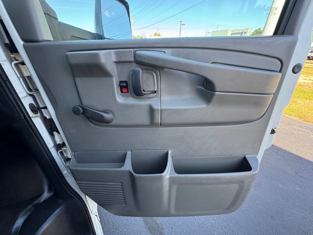 Used 2011 Chevrolet Express 3500 RWD image 23