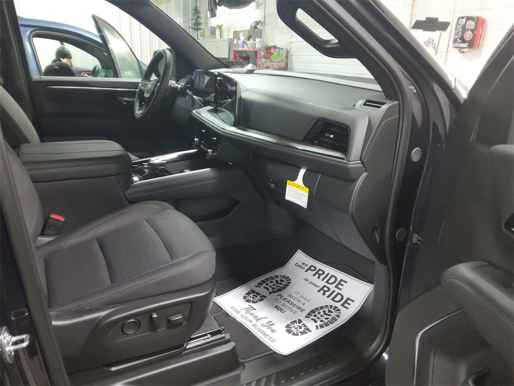 Used 2025 Chevrolet Tahoe LS image 10