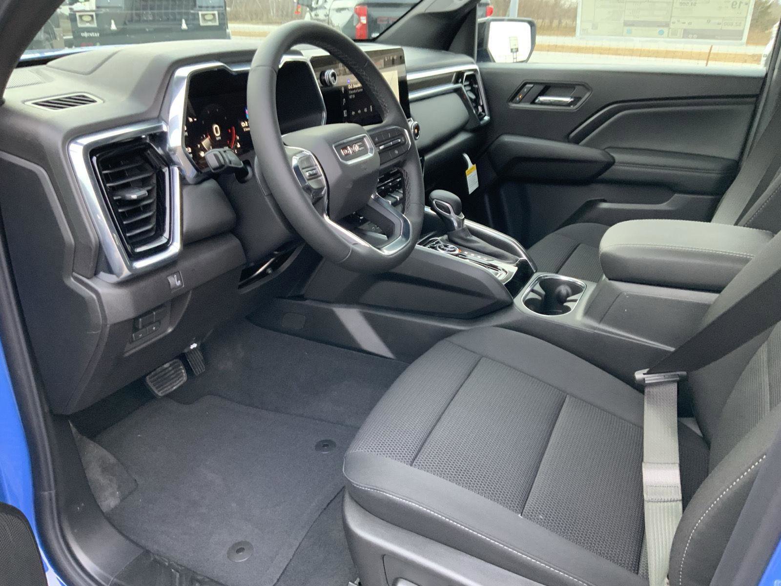 New 2026 GMC Canyon Elevation w/ Convenience Package image 28