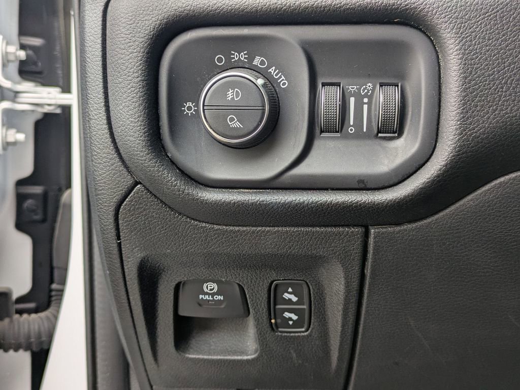 Used 2025 RAM 1500 Laramie image 17