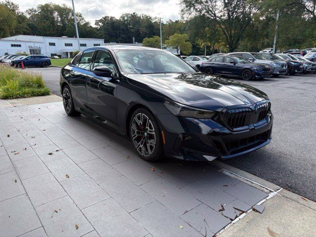 New 2027 BMW i5 xDrive40 w/ M Sport Package AWD/4WD image 5