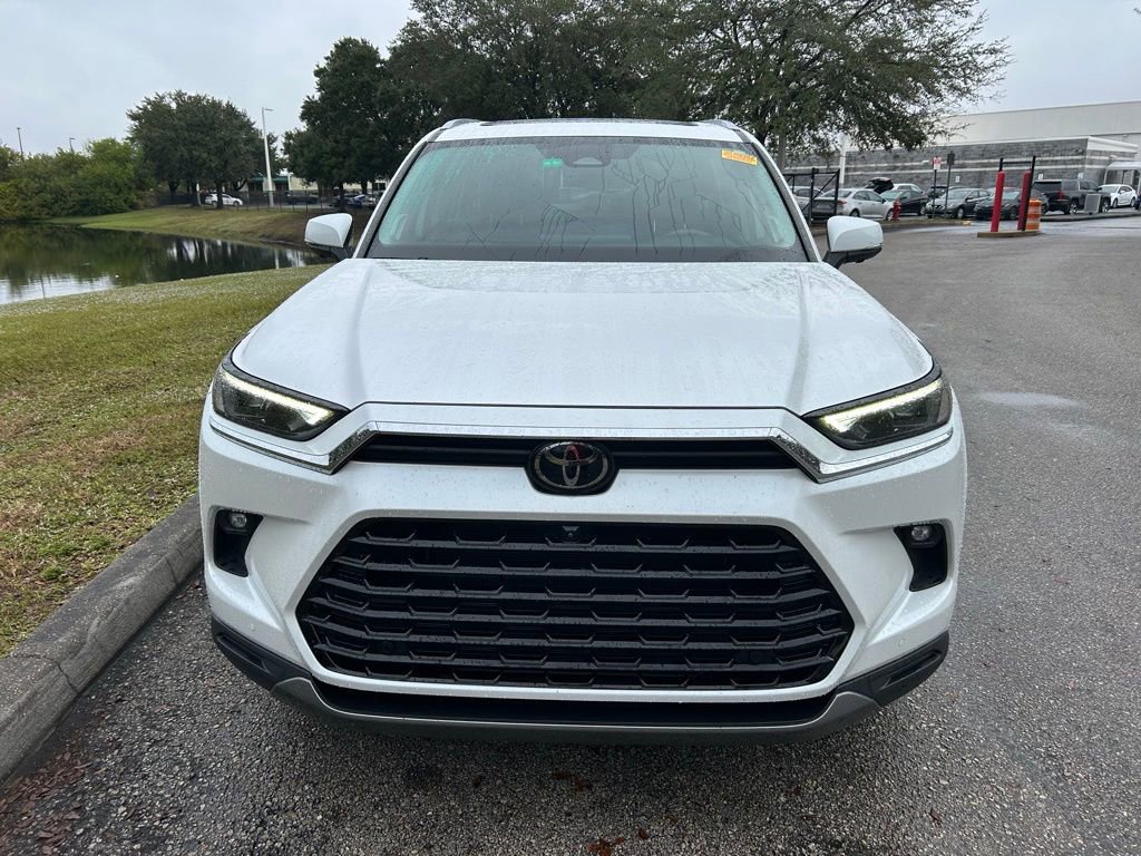 Used 2024 Toyota Grand Highlander Limited image 8