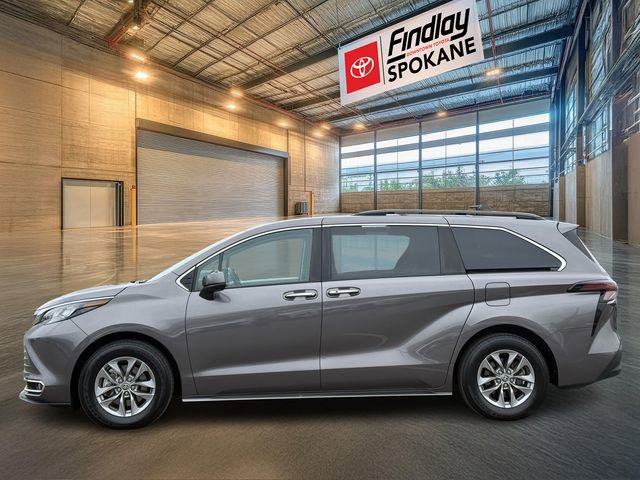 Certified 2024 Toyota Sienna XLE image 3